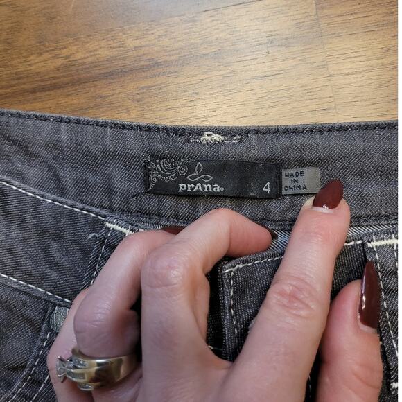 Prana Kara Denim Shorts Gray Embroidered Women’s Size 4 / 28 W3KARA114 EUC - Picture 10 of 12